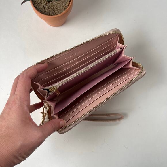 Y2K Bebe Pink Clutch Wristlet Wallet Faux Leather Logo Embossed Zip Preppy Glam - Picture 7 of 8